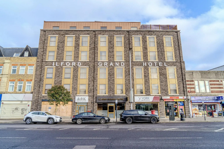 Ilford Grand Hotel