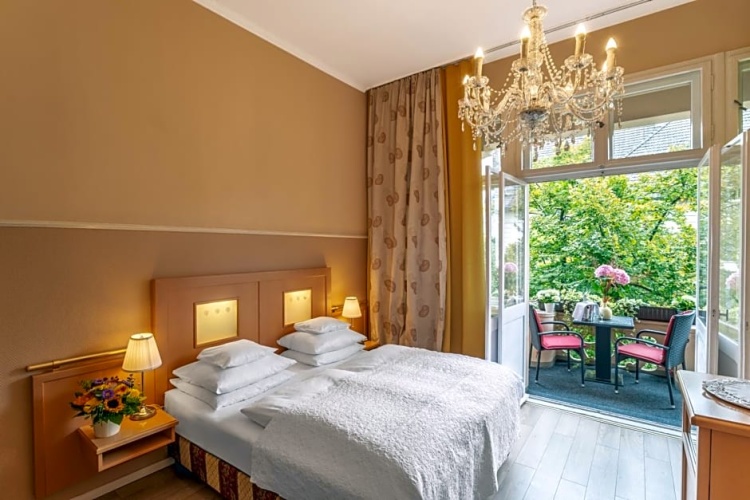 Standard Double room with view
