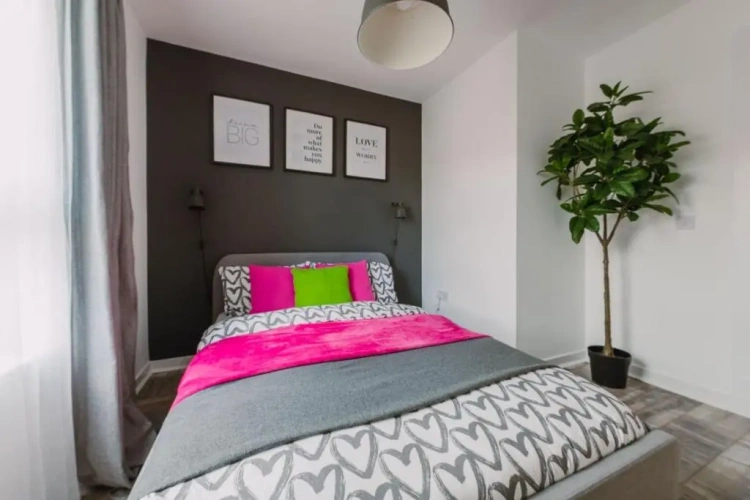 2 Bedrooms Apartment