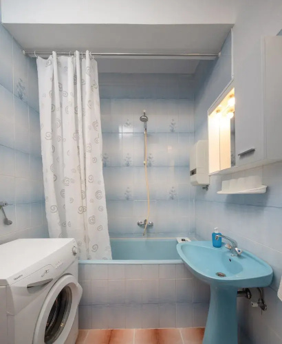 A2 apt Near Beach w Patio, Parking and Grill