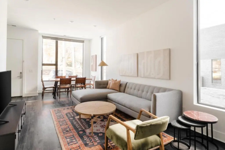 The Grove by AvantStay – Stylish Group Stay with Private Bathrooms