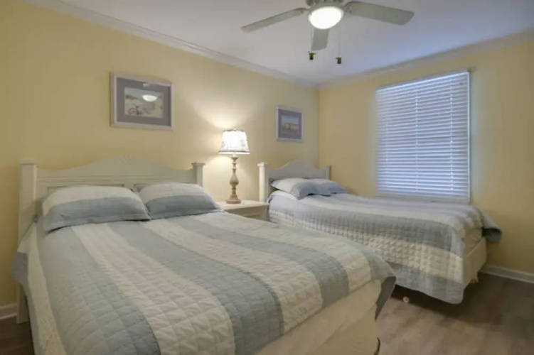 Bel Mare 103 by RedAwning