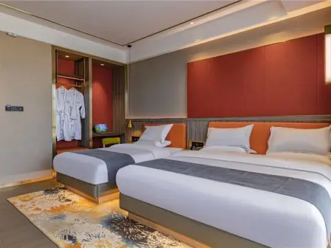 Manhao Holiday Inn