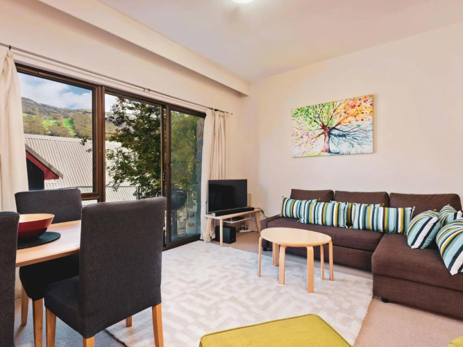 Lantern 1 Bedroom Balcony with partial mountain view