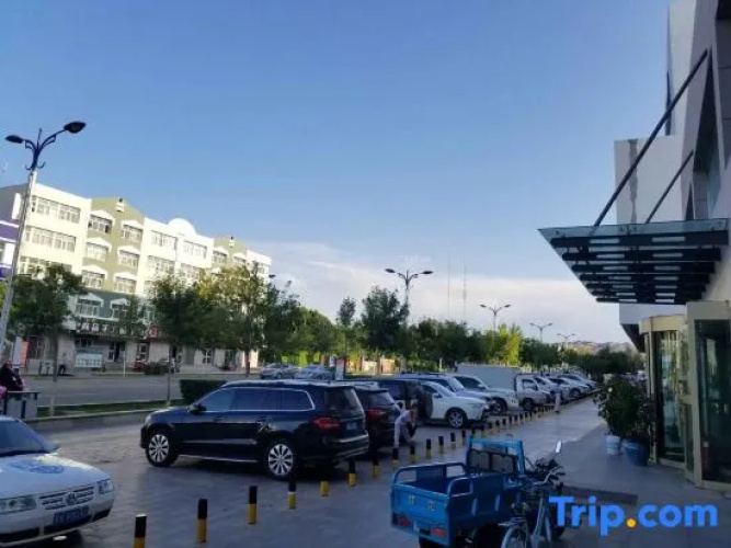 Jmunai Tourist Hotel