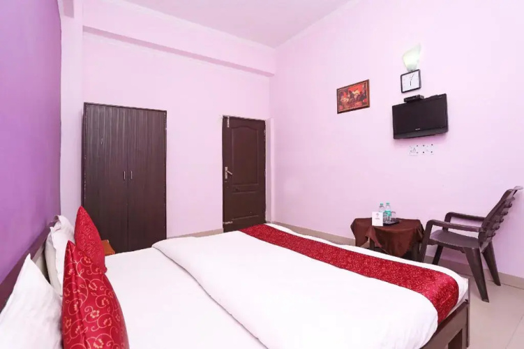 Fabebo Hotel by OYO Rooms