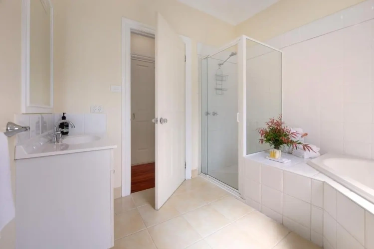 3 Bedrooms Cottage