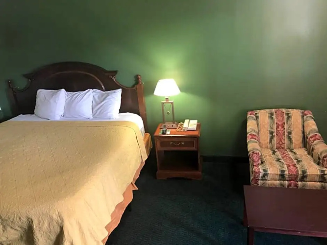 Travelers Inn