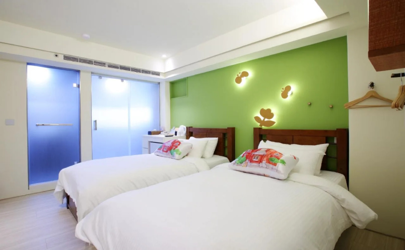 Ours Hotel