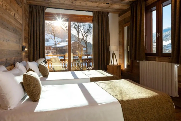 Standard Twin room with balcony