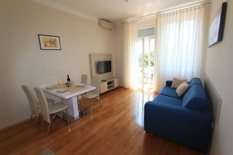 Apartment Laura