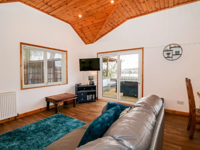 Teal Lodge