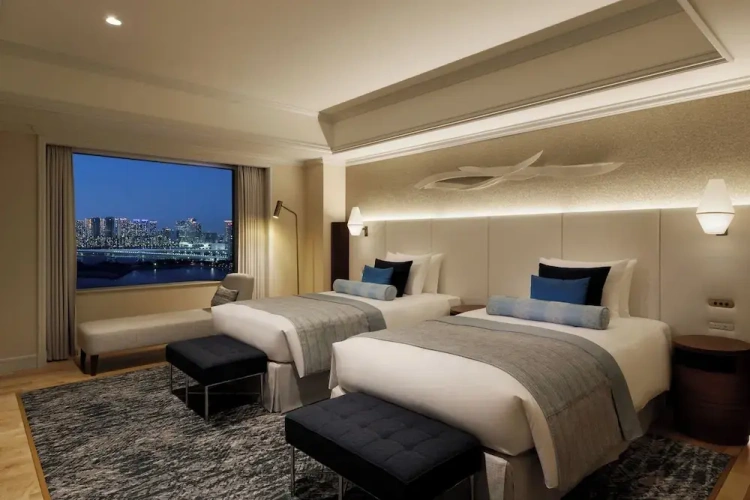 Premier Floor Rainbow Bridge Side Deluxe Twin Suite