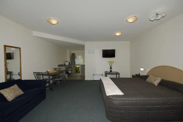 Lake Point Motel