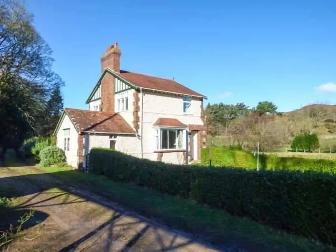 Pensychnant Cottage