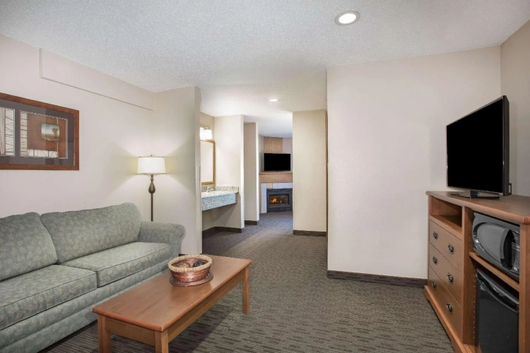 Deluxe Double Suite