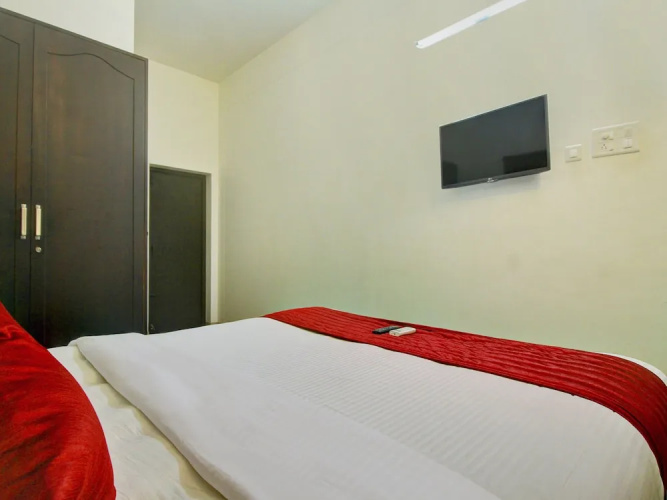 OYO 12069 Rankghas Residency
