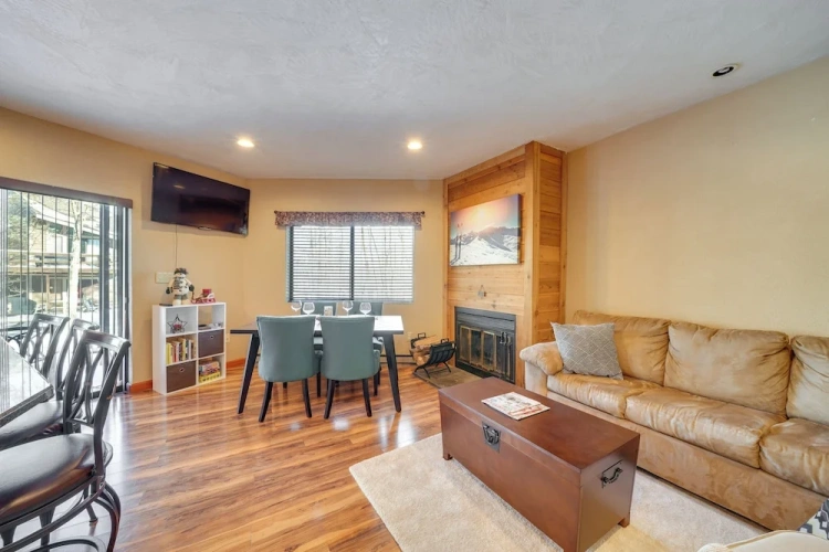 2 Bedrooms Apartment