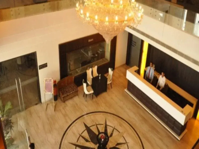 UNA Smart Radiant Plaza