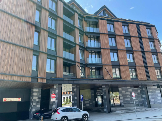 Woodside 430 Apartment