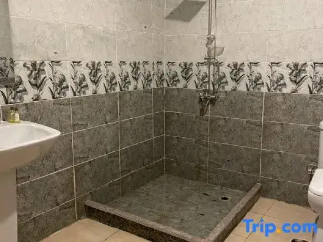 Verssailles Pyramids Hotel