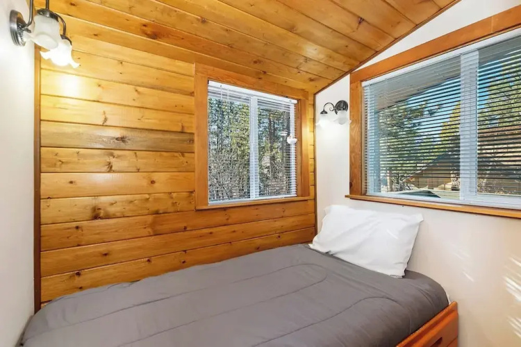 Tranquil 2-Bedroom Retreat
