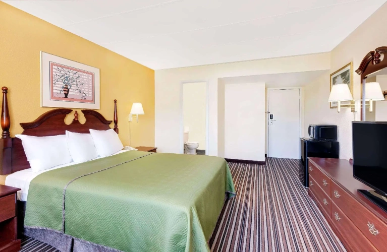 Standard Double room with city view