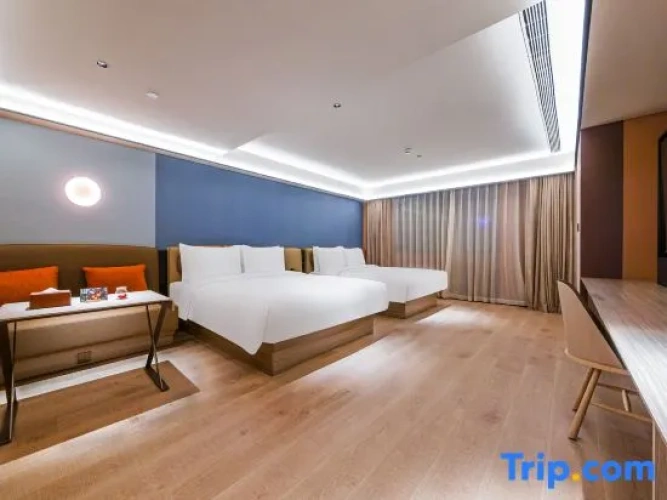 Deluxe Twin room with street view