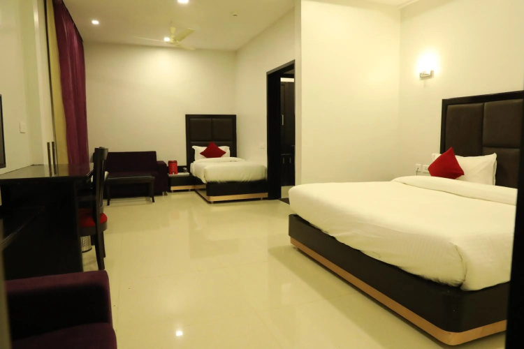 Chandra Grand