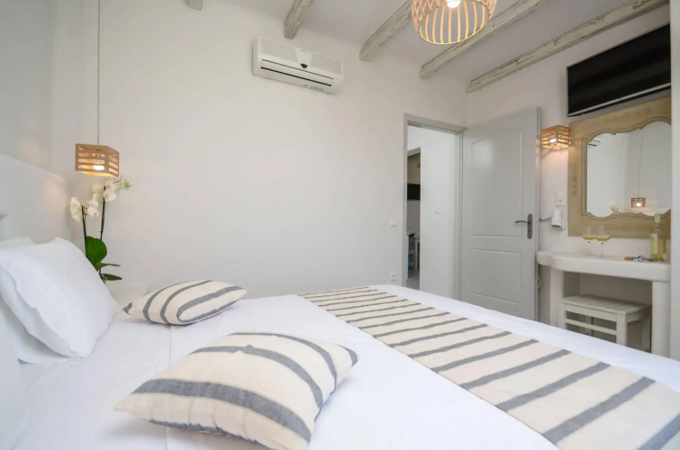 Agnanti Hotel