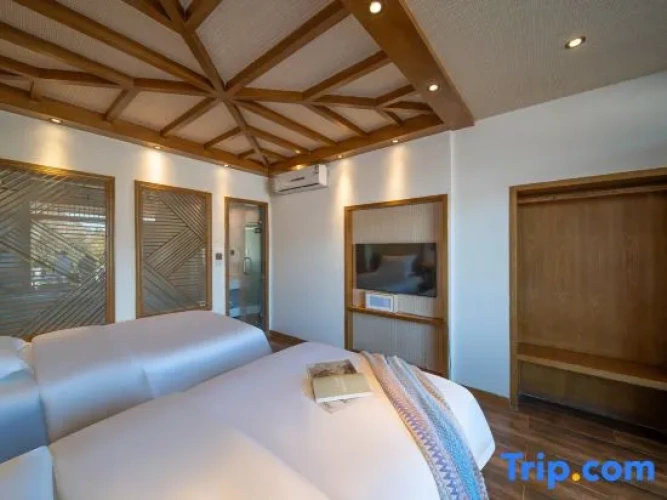 Standard Twin room with balcony and with city view