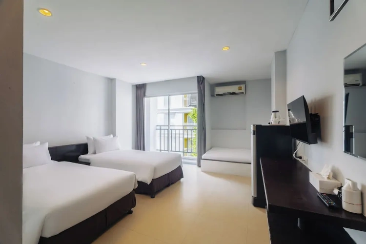 Deluxe Twin room with balcony