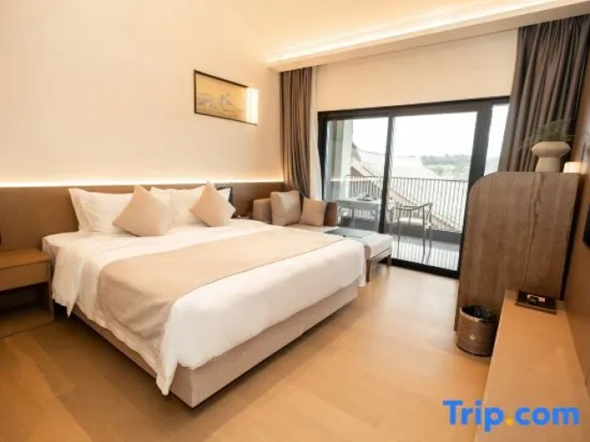 Standard Double room with balcony and with lake view