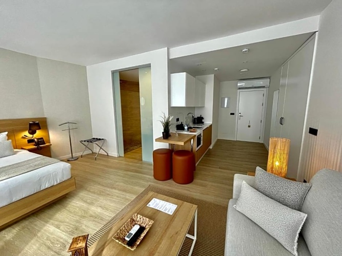 Deluxe Suite