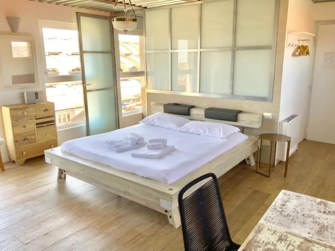 Luxury Studio Unique View Near Main Station