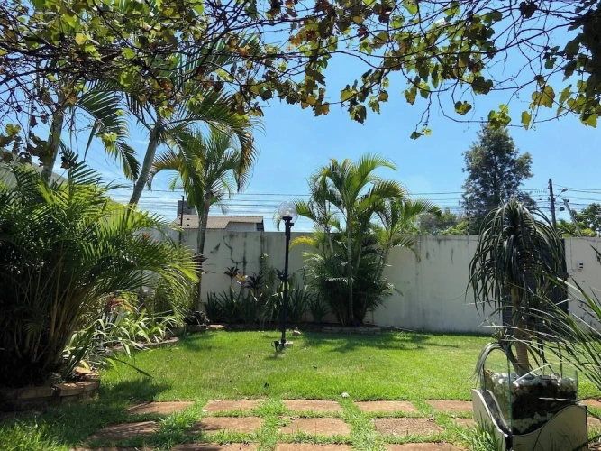 5 Bedrooms Villa