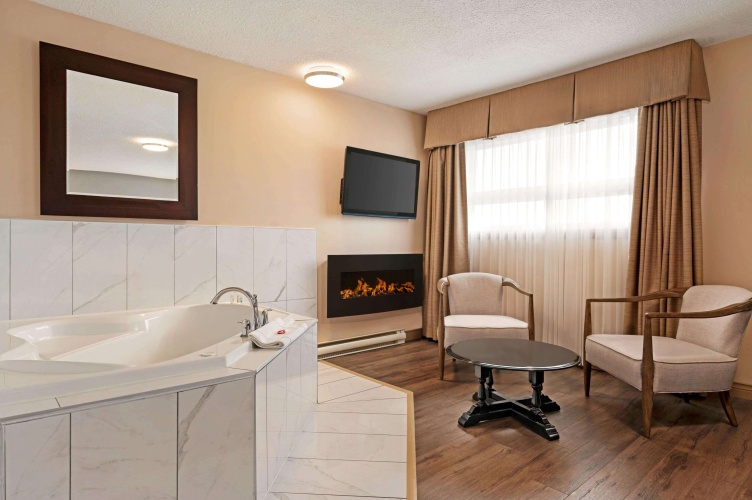 Days Inn by Wyndham Fredericton photo 10