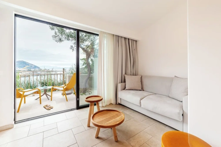 Superior Double room with balcony and with sea view