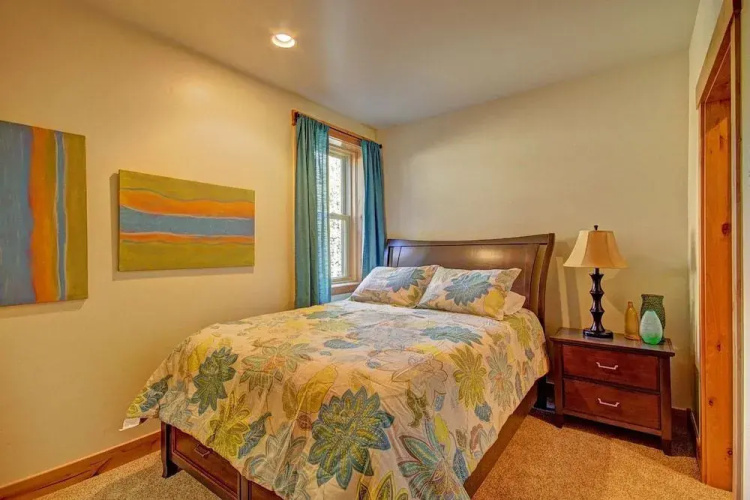 Maggie Point 3 Br condo by RedAwning