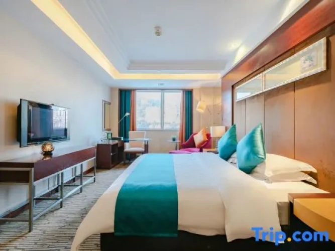 Luxury Suite