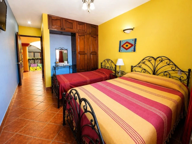 Standard Triple room