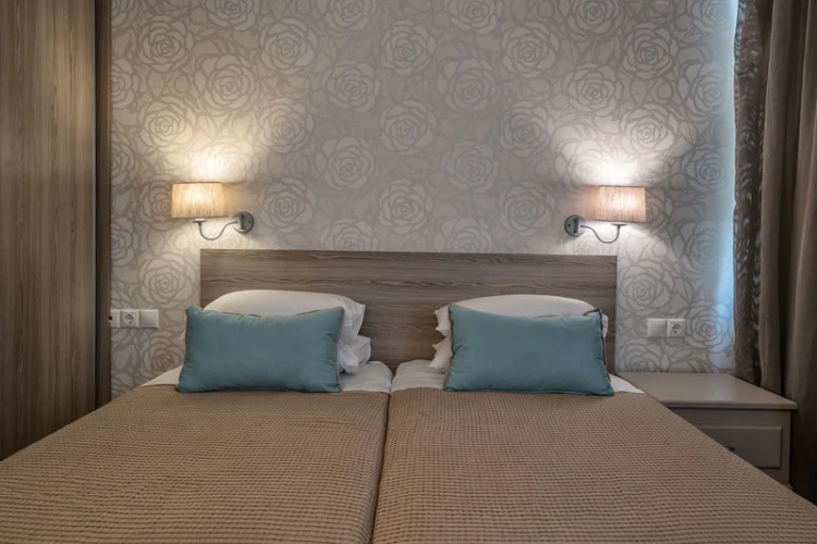 Icarus Suites & Apartments