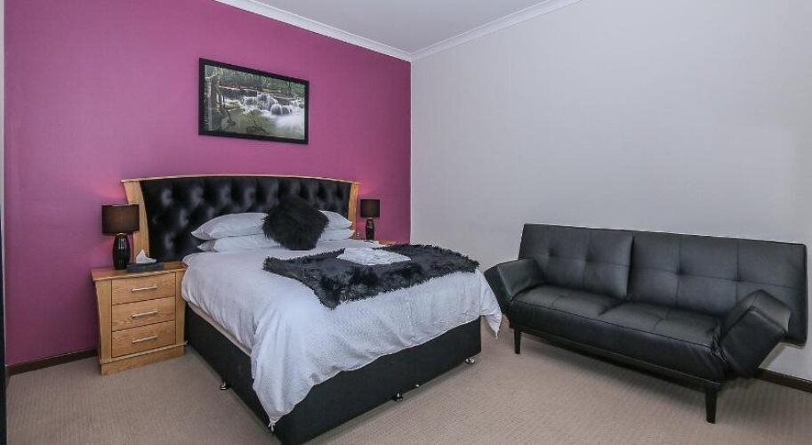 Rose Hotel ClarksonOver view