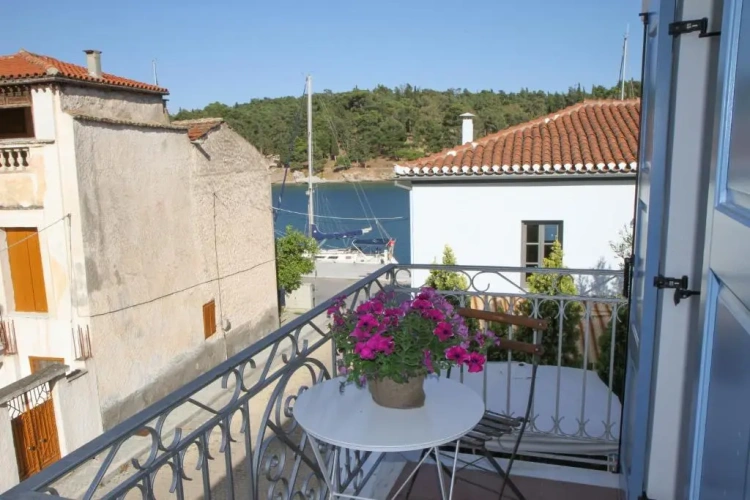 Standard Double room with partial sea view