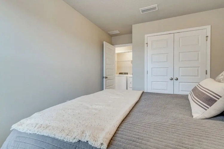 3 Bedrooms Apartment
