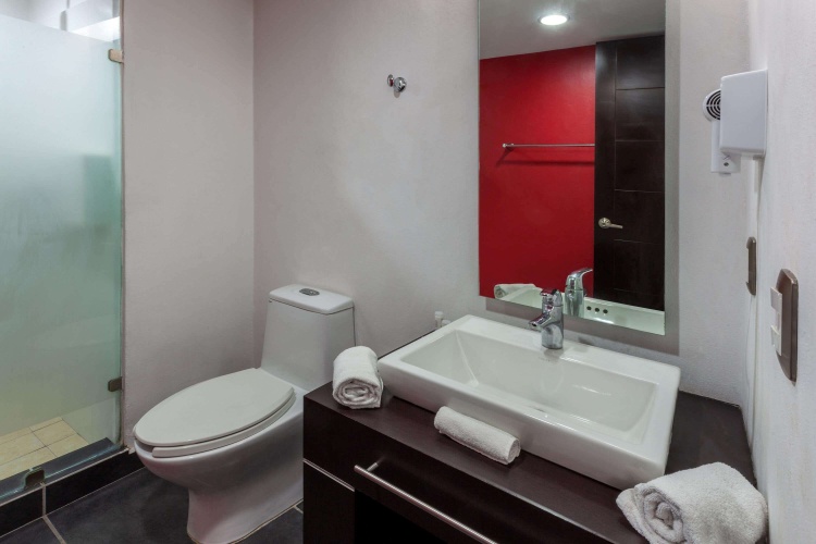 Ramada by Wyndham Acapulco Hotel & Suites photo 11