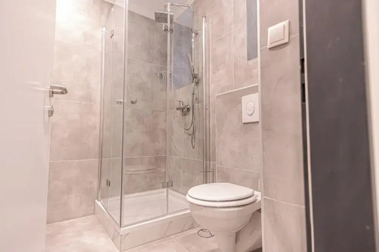 4BR Shared Apt 10Min Walk to Westbahnhof