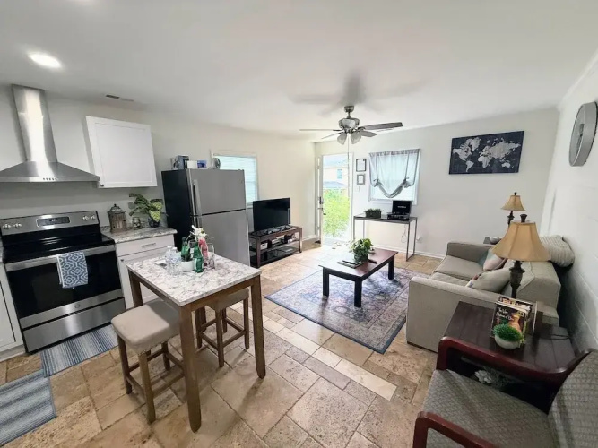 Renovated 2 Bedroom in Durham Superhost