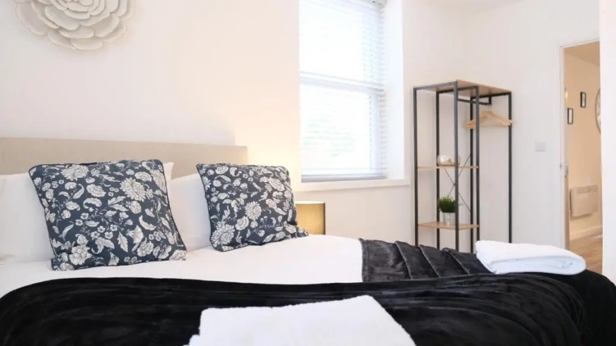2 Bedrooms Apartment