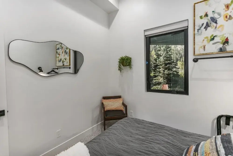9005B - Luxury Two Bedroom + Den 2 Home